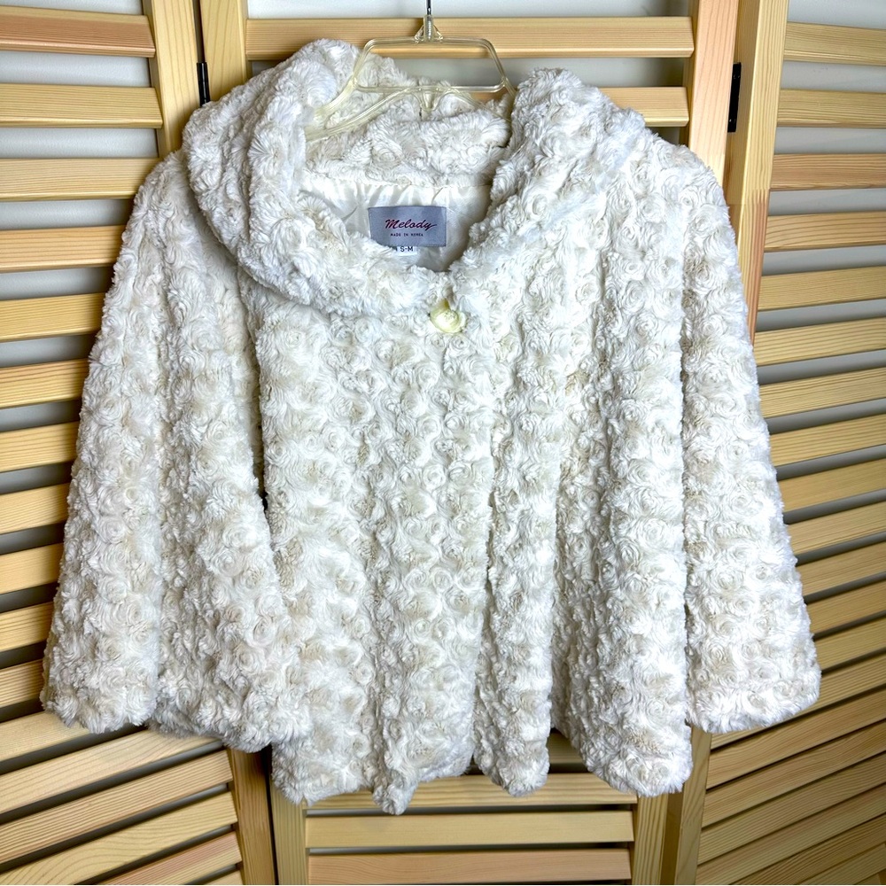 ⭐️ SALE ⭐️ MELODY Faux Fur Rosette Capelet Shawl Collar Jacket, Cream |‎ Sz S-M